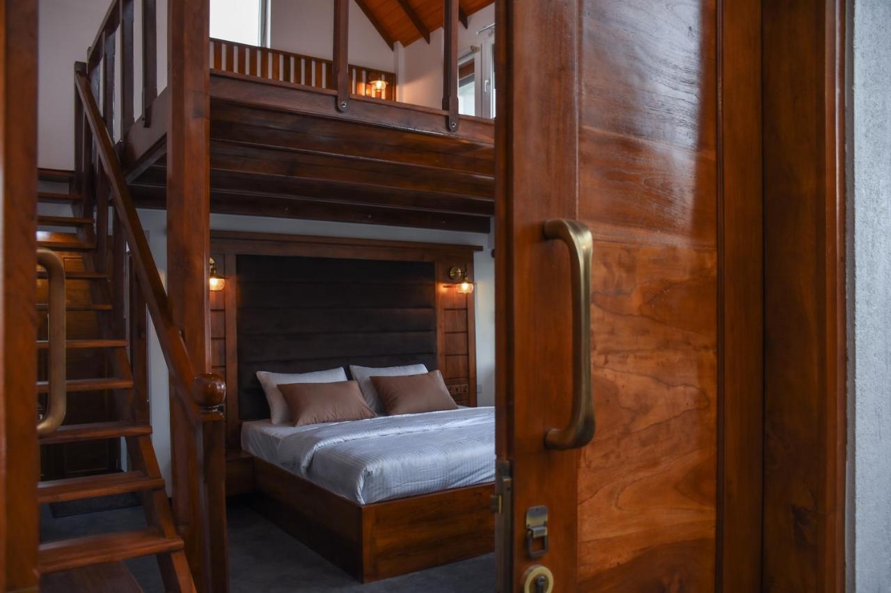Queens Lake Cabin Нувара Елия Екстериор снимка